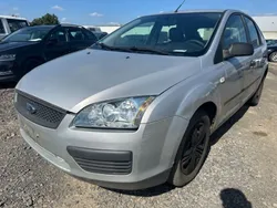 Silber Gebraucht 2006 Ford Focus Trend Limousine | 590 € (Superpreis)