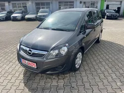 Grau Gebraucht 2011 Opel Zafira Design Edition Van / Kleinbus | 2.790 € (Superpreis)