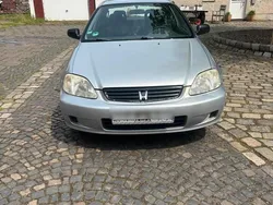 Grau Gebraucht 2001 Honda Civic Kleinwagen | 2.600 € (Teuer)