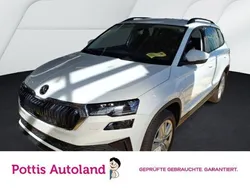 Weiss Gebraucht 2024 Skoda Karoq Selection SUV | 29.977 € (Guter Preis)