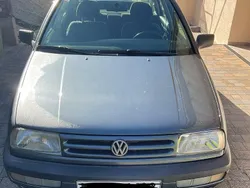 Grau Gebraucht 1995 VW Vento Limousine | 3.550 €