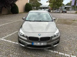 Grau Gebraucht 2015 BMW 216 Active Tourer Luxury Line Van / Kleinbus | 10.990 € (Fairer Preis)