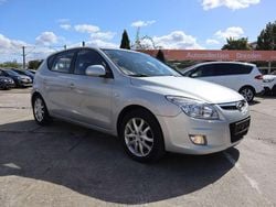 Silber Gebraucht 2007 Hyundai i30 Style Kleinwagen | 3.999 €