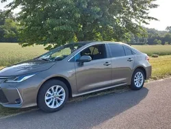 Grün Gebraucht 2021 Toyota Corolla Active Limousine | 18.990 € (Guter Preis)