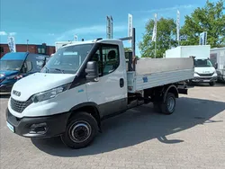 Weiß, weiß Gebraucht 2020 Iveco Daily Van | 33.980 € (Fairer Preis)