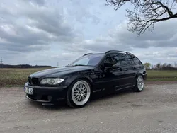 Schwarz Gebraucht 2002 BMW 330 M Sport Kombi | 7.999 € (Fairer Preis)