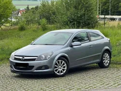 Grau Gebraucht 2008 Opel Astra GTC Limousine | 3.500 € (Fairer Preis)
