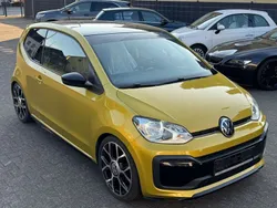 Gold Gebraucht 2017 VW up! move up! Kleinwagen | 7.499 €