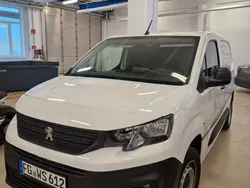Weiß Gebraucht 2022 Peugeot Partner Premium Van / Kleinbus | 20.000 € (Teuer)