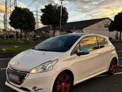 Weiß Gebraucht 2014 Peugeot 208 GTi Kleinwagen | 8.500 € (Fairer Preis)