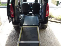 Schwarz Gebraucht 2020 Opel Combo Life Edition Van / Kleinbus | 24.500 € (Teuer)