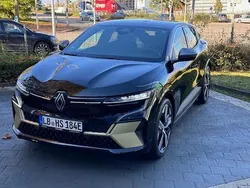 Blackpearlschwarz Gebraucht 2022 Renault Mégane Iconic Limousine | 28.700 € (Fairer Preis)