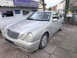 Gold Gebraucht 2001 Mercedes E200 Elegance Limousine | 2.400 € (Superpreis)