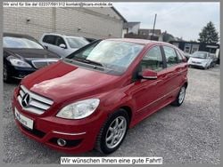Rot Gebraucht 2011 Mercedes B200 Van / Kleinbus | 8.950 €