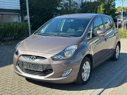 Grau Gebraucht 2012 Hyundai ix20 Van / Kleinbus | 6.490 € (Guter Preis)