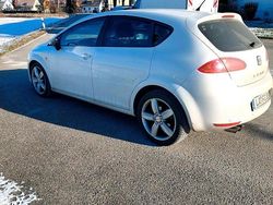 Weiß Gebraucht 2009 Seat Leon Sport Limousine | 3.400 € (Etwas zu teuer)