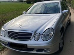 Silber Gebraucht 2006 Mercedes E200 Elegance Limousine | 7.000 € (Fairer Preis)