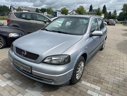Silber Gebraucht 2002 Opel Astra Selection Limousine | 590 € (Etwas zu teuer)