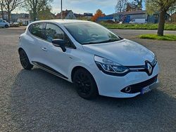 Weiß Gebraucht 2016 Renault Clio IV LIMITED Limousine | 6.900 € (Fairer Preis)