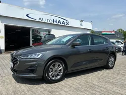 Grau Gebraucht 2023 Ford Focus Titanium Limousine | 19.890 € (Superpreis)