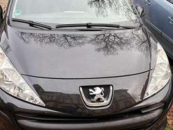 Schwarz Gebraucht 2009 Peugeot 208 Kleinwagen | 2.000 €