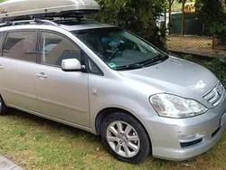Silber Gebraucht 2005 Toyota Avensis Verso Executive Van / Kleinbus | 5.500 €