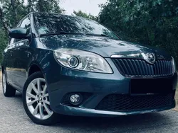 Grau Gebraucht 2015 Skoda Fabia Elegance Kleinwagen | 7.399 € (Fairer Preis)