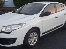 Weiß Gebraucht 2013 Renault Mégane III Authentique Kleinwagen | 3.499 € (Guter Preis)