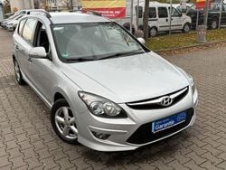 Silber Gebraucht 2011 Hyundai i30 Edition Kombi | 3.450 € (Guter Preis)