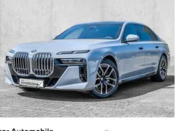 Grau Gebraucht 2024 BMW 740 Comfort Edition Limousine | 89.910 € (Fairer Preis)