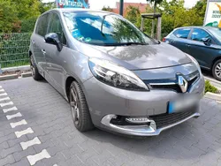 Grau Gebraucht 2012 Renault Scénic III Bose Edition Van / Kleinbus | 5.500 € (Fairer Preis)