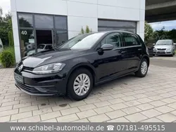 Schwarz Gebraucht 2018 VW Golf VII Trendline Limousine | 12.549 € (Guter Preis)