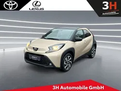 Beige Neu 2024 Toyota Aygo Team Kleinwagen | 18.990 €