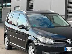Schwarz Gebraucht 2010 VW Touran Van / Kleinbus | 7.200 € (Etwas zu teuer)