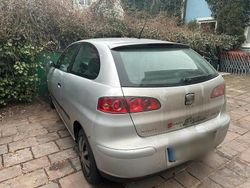 Grau Gebraucht 2003 Seat Ibiza Kleinwagen | 1.300 € (Fairer Preis)