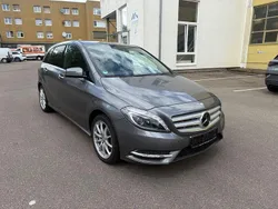 Grau Gebraucht 2013 Mercedes B180 Van / Kleinbus | 11.950 € (Guter Preis)
