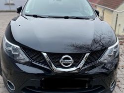 Schwarz Gebraucht 2015 Nissan Qashqai SUV | 12.250 €