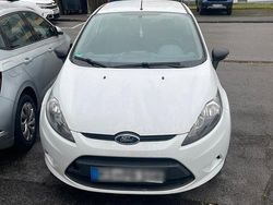 Weiß Gebraucht 2011 Ford Fiesta Kleinwagen | 3.250 €