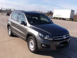 Grau Gebraucht 2016 VW Tiguan Trendline SUV | 12.300 € (Guter Preis)