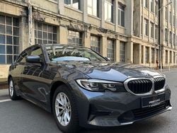 Grau Gebraucht 2021 BMW 320 Luxury Line Limousine | 24.990 € (Guter Preis)