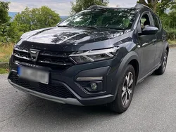 Grau Gebraucht 2022 Dacia Sandero Stepway Kleinwagen | 11.600 € (Superpreis)