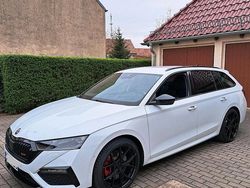 Weiß Gebraucht 2020 Skoda Octavia First Edition Kombi | 30.099 €