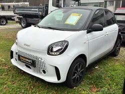 Weiß Gebraucht 2021 Smart ForFour Electric Drive Limousine | 9.300 € (Fairer Preis)