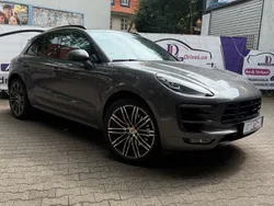 Grau Gebraucht 2018 Porsche Macan GTS Chrono SUV | 53.900 € (Etwas zu teuer)