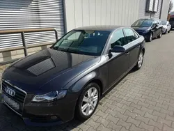 Grau Gebraucht 2009 Audi A4 Ambiente Limousine | 9.900 € (Etwas zu teuer)