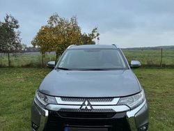 Grau Gebraucht 2019 Mitsubishi Outlander Diamant Edition SUV | 18.550 € (Fairer Preis)