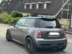 Grau Gebraucht 2004 Mini Cooper S Kleinwagen | 3.200 € (Fairer Preis)