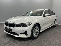 Weiß Gebraucht 2022 BMW 330e Advantage Limousine | 21.799 € (Fairer Preis)