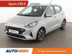 Grau Gebraucht 2023 Hyundai i10 Trend Kleinwagen | 17.600 € (Fairer Preis)