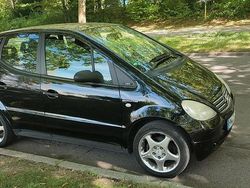 Schwarz Gebraucht 2001 Mercedes A140 Kleinwagen | 350 €